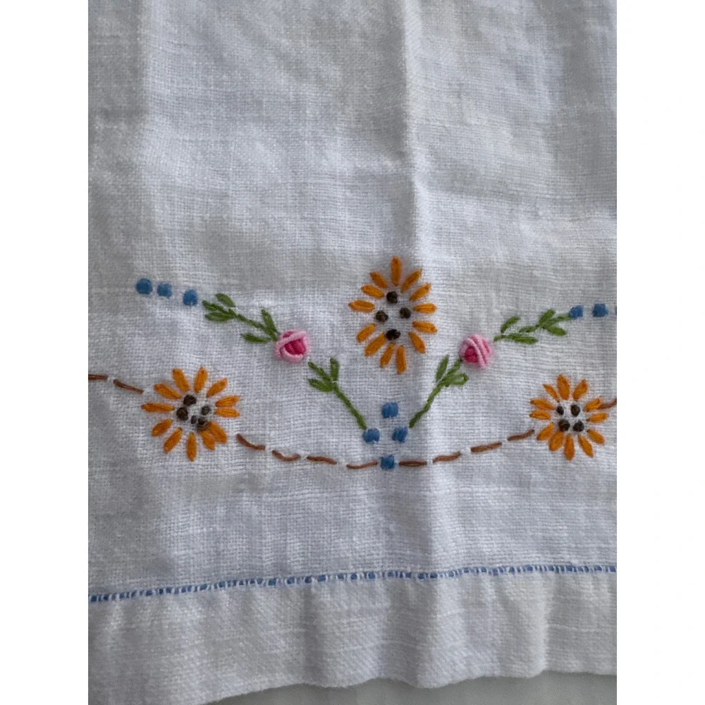 Vintage Hand Embroidered Linen Guest Towel White Floral Sunflower Rose 20x14